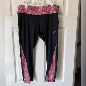 Nike dri-fit Running cropped tights. Size large. NWT.
